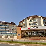 מלון Ramada
