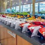 Ramada 4* סייד