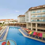 호텔 Ramada 4*