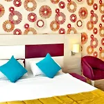 Ramada Hotel Side